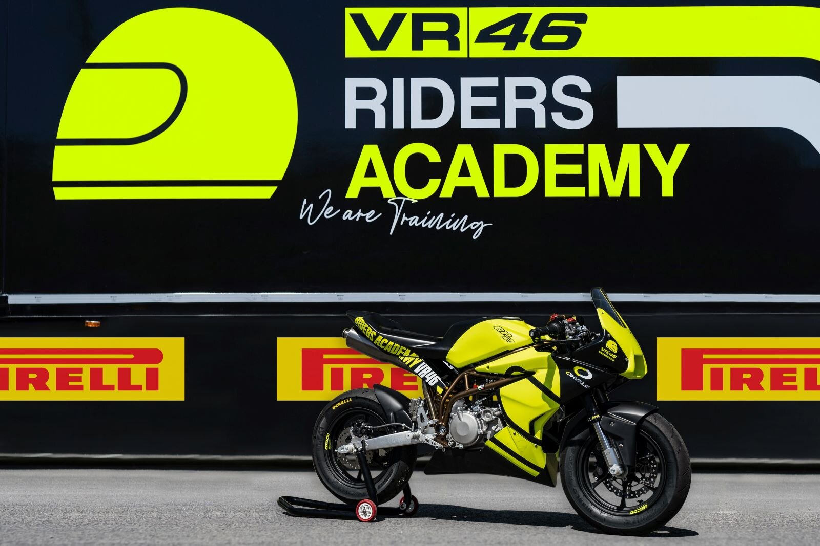 VR46ライダーズアカデミーがモーターサイクルとE-MTBにピレリを採用